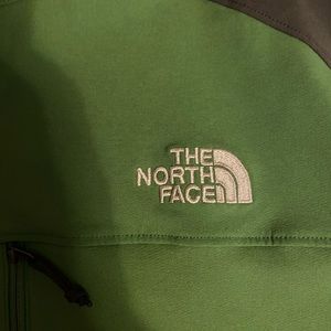 NorthFace light jacket. Full zipper.